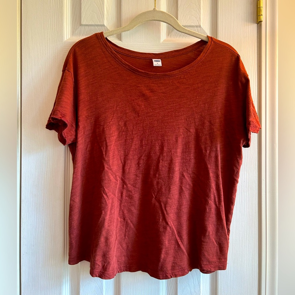 Old Navy Slub-Knit Scoop-Neck T-Shirt with Embroidered Flowers on Sleeve, S